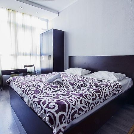Mini Hotel Bereket Dip Астана Экстерьер фото