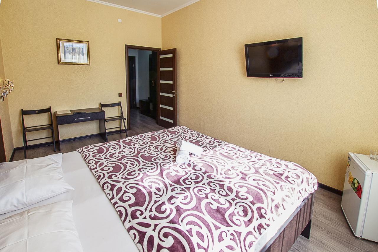 Mini Hotel Bereket Dip Астана Экстерьер фото